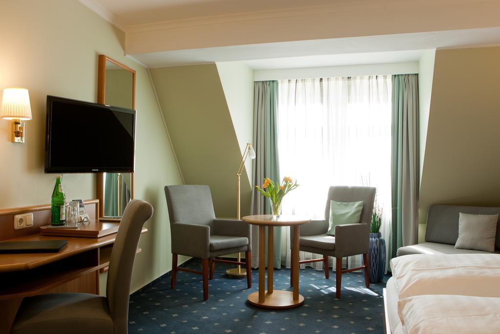 Landhotel Zur Bretzel Бабенхаузен Стая снимка