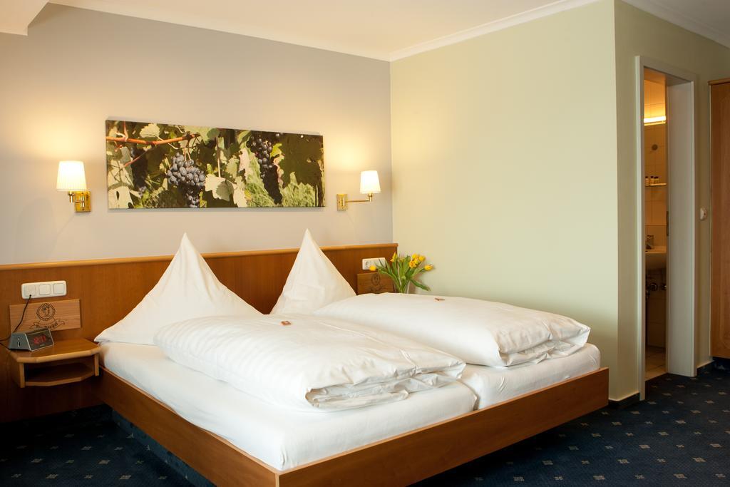 Landhotel Zur Bretzel Бабенхаузен Стая снимка