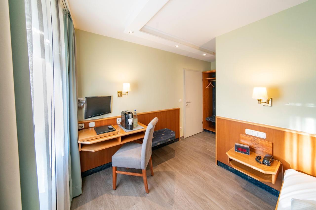 Landhotel Zur Bretzel Бабенхаузен Екстериор снимка